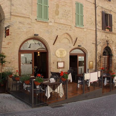Oro Rosso Hotel Ristorante مونتيفالكو المظهر الخارجي الصورة