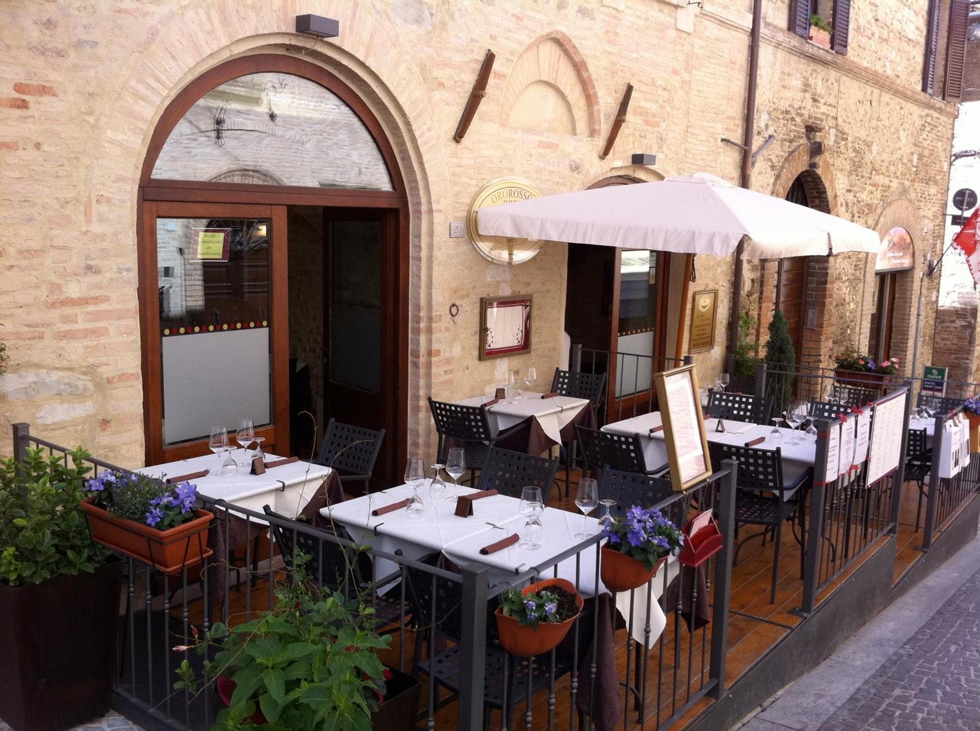 Oro Rosso Hotel Ristorante مونتيفالكو المظهر الخارجي الصورة