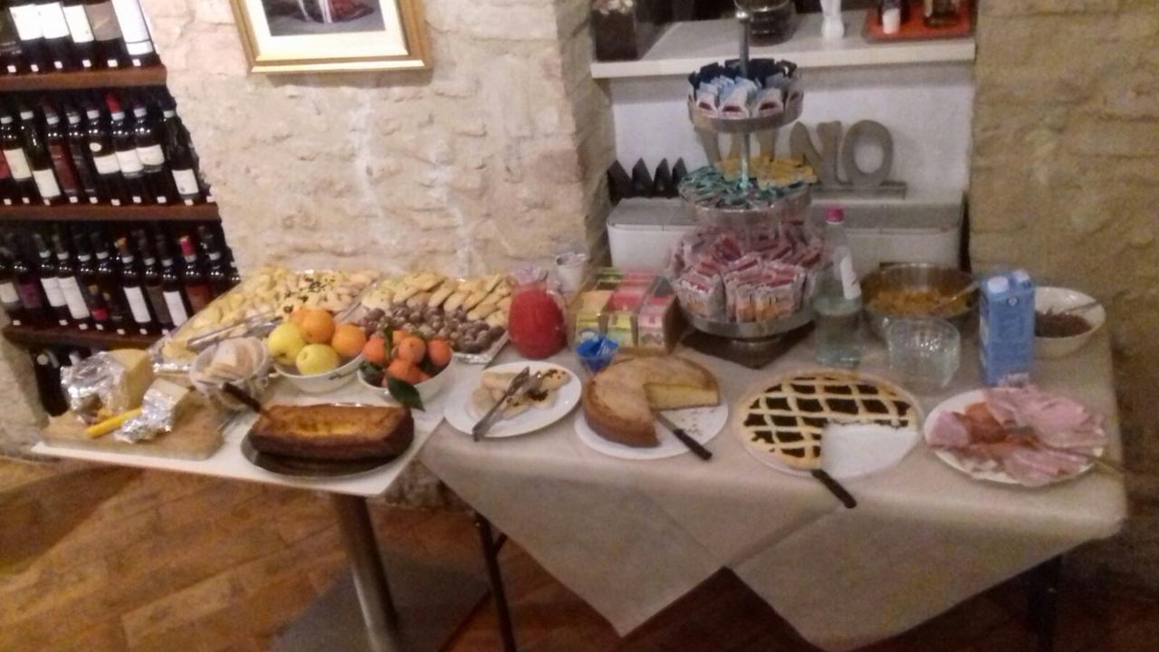 Oro Rosso Hotel Ristorante مونتيفالكو المظهر الخارجي الصورة